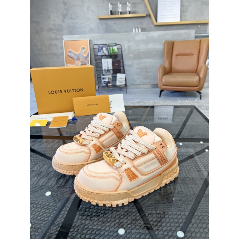 l**is V*t*n sneakers
